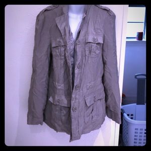 Like New🎉Shimmering Silver Light Jacket Sz LG🎉